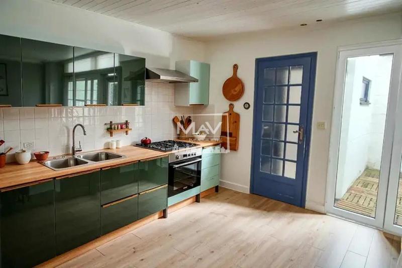 Maison - 90 m² - 5 pièces