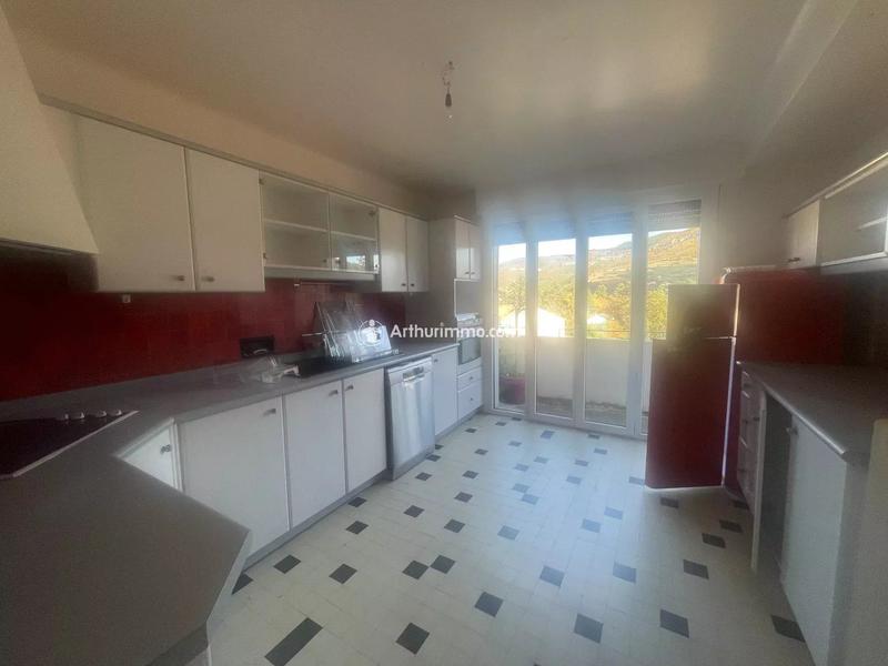 Appartement - 142 m² - 5 pièces