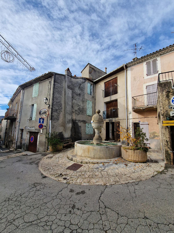 Maison - 351 m² - 13 pièces