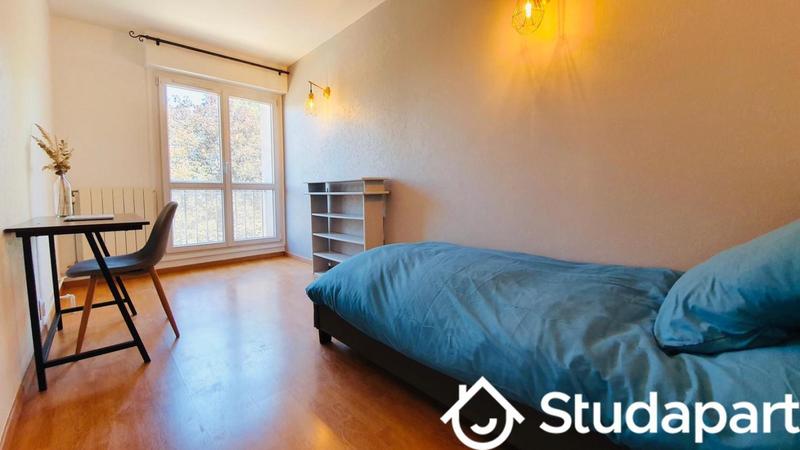 Chambre - 11 m² - 1 pièce