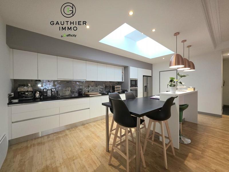 Appartement - 143 m² - 4 pièces