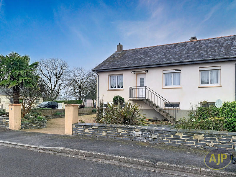 Maison - 93 m² - 5 pièces