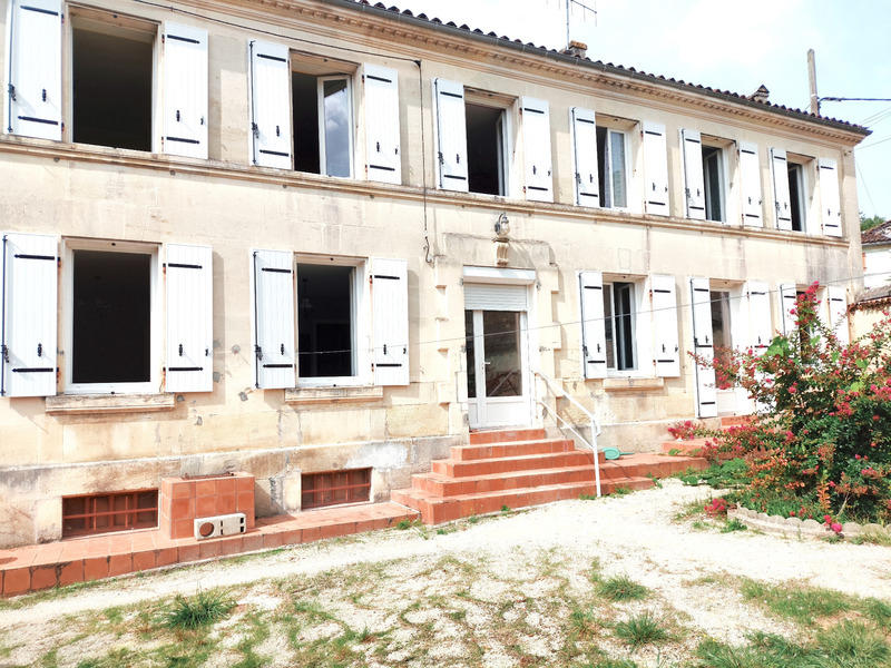 Maison - 205 m² - 6 pièces