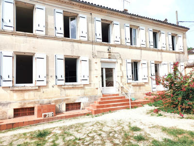 Maison - 205 m² - 6 pièces