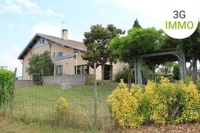 Villa - 270 m² - 10 pièces
