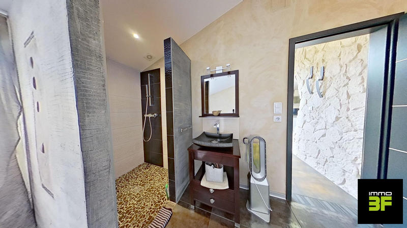 Maison - 157 m² - 6 pièces