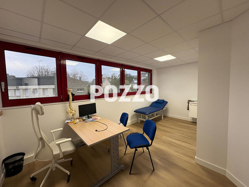 Bureau - 112 m² - 6 pièces