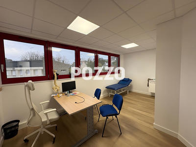 Bureau - 112 m² - 6 pièces
