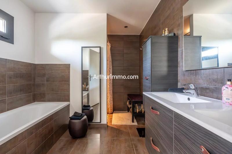 Maison - 147 m² - 6 pièces