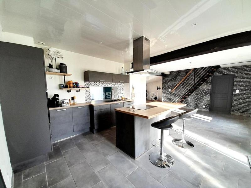 Maison traditionnelle - 128 m² - 6 pièces