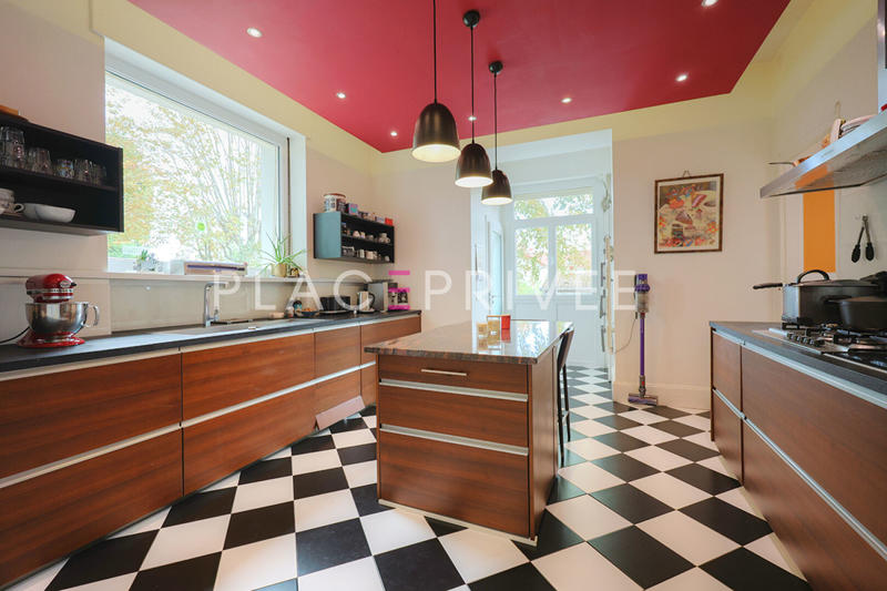 Maison - 435 m² - 16 pièces