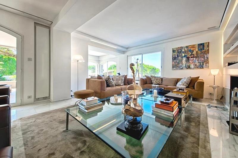 Villa - 400 m² - 12 pièces