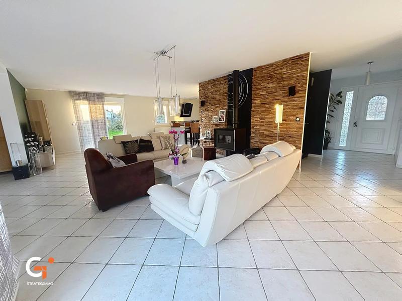 Maison - 215 m² - 7 pièces