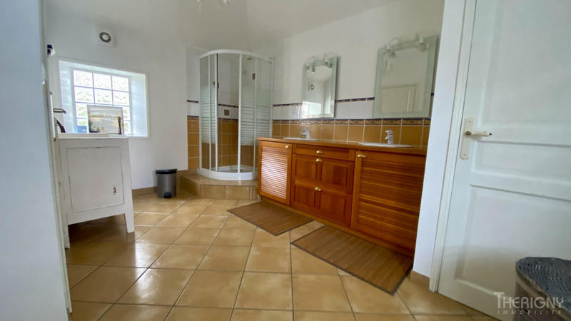 Maison - 184 m² - 8 pièces