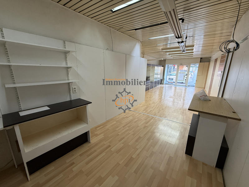 Local commercial - 77 m² - 3 pièces