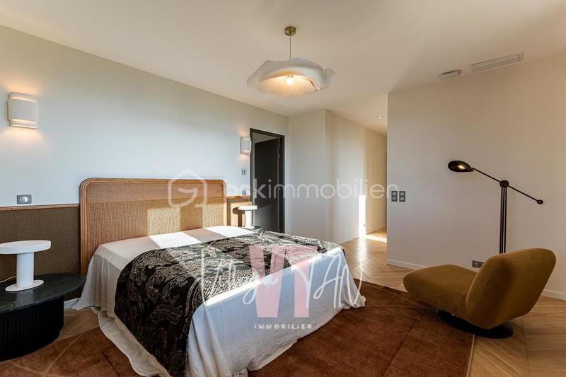 Villa - 368 m² - 10 pièces