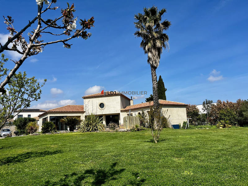 Maison - 210 m² - 5 pièces