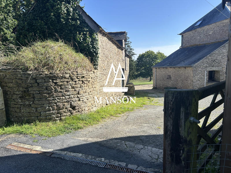 Maison ancienne - 330 m² - 15 pièces