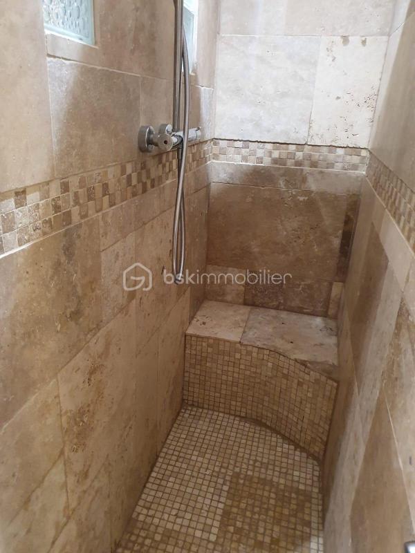 Maison traditionnelle - 155 m² - 6 pièces