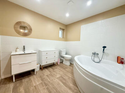 Maison - 276 m² - 8 pièces