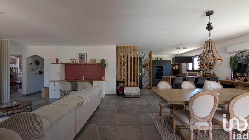 Maison - 200 m² - 7 pièces