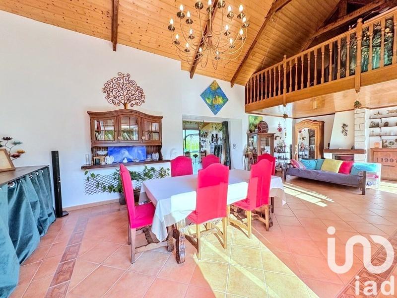 Maison - 252 m² - 10 pièces