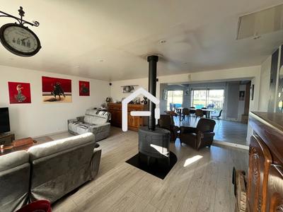 Maison - 2 150 m² - 7 pièces