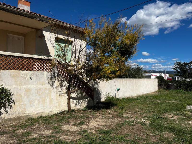 Maison - 186 m² - 8 pièces