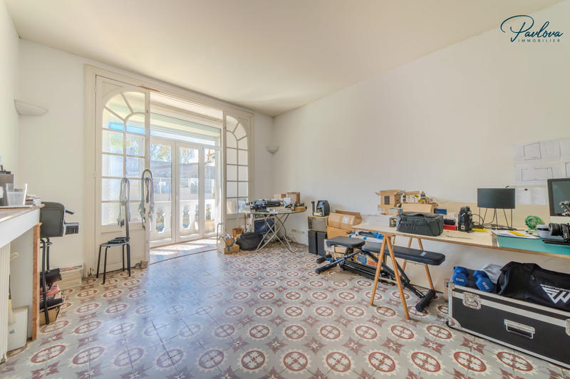 Maison - 203 m² - 6 pièces