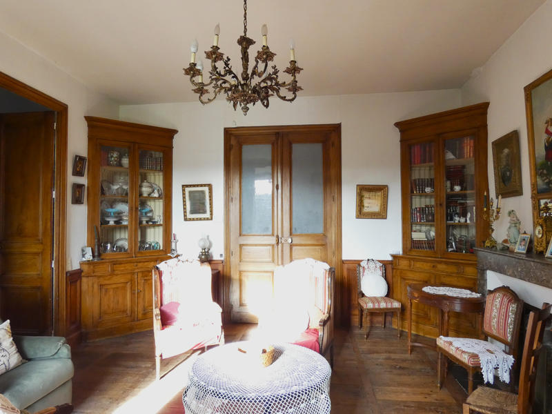 Maison - 360 m² - 12 pièces