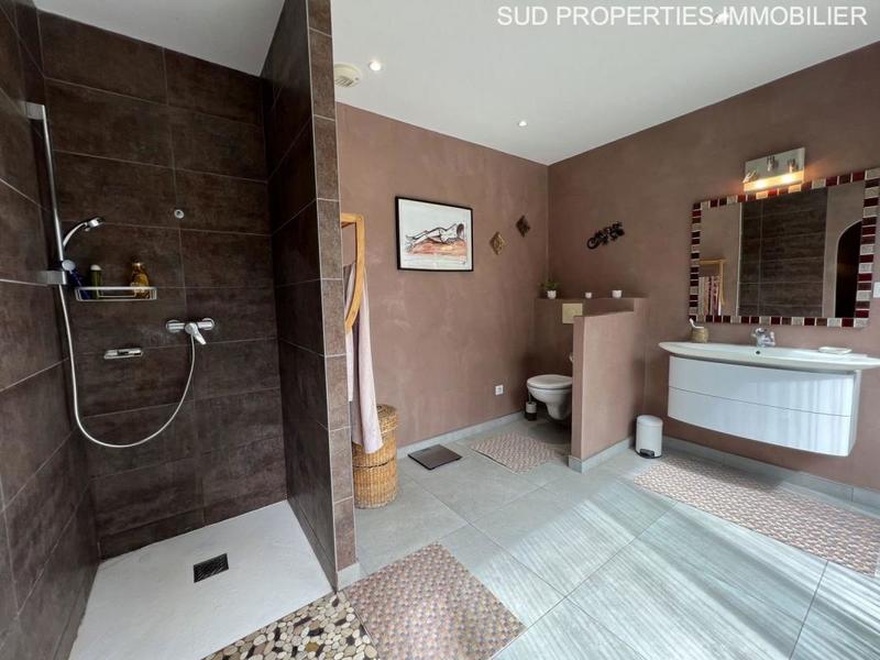 Maison - 210 m² - 6 pièces