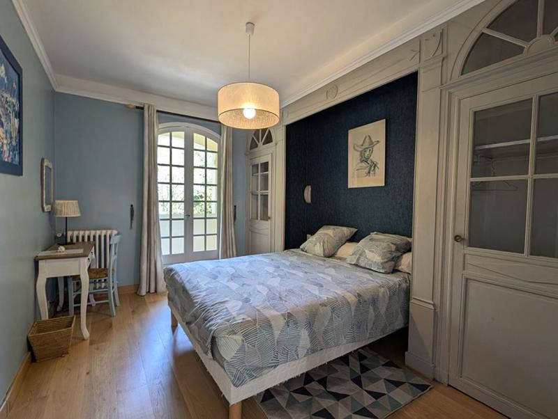 Propriété - 371 m² - 10 pièces