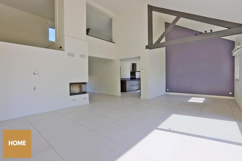 Maison - 230 m² - 7 pièces