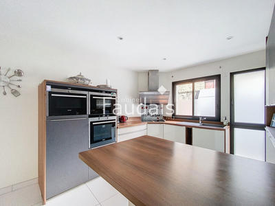 Maison - 224 m² - 8 pièces