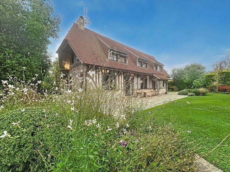 Maison - 250 m² - 8 pièces