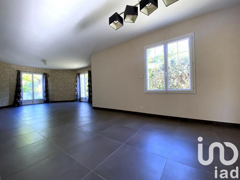 Maison - 222 m² - 7 pièces