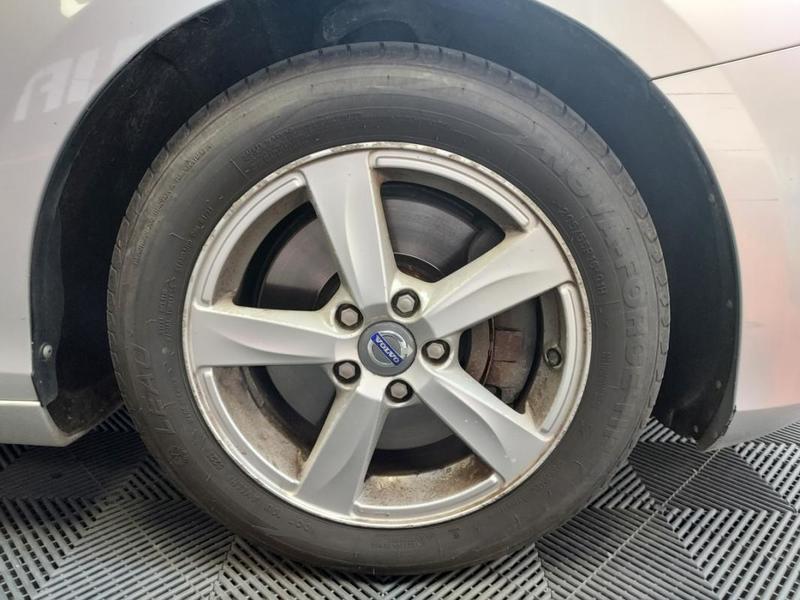 Volvo V40 2.0 150ch Momentum - Garantie 6 Mois