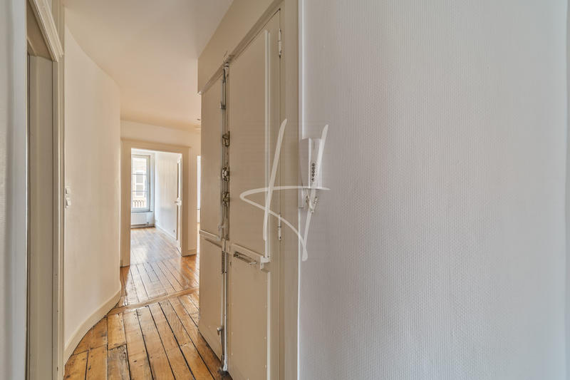 Appartement - 90 m² - 4 pièces