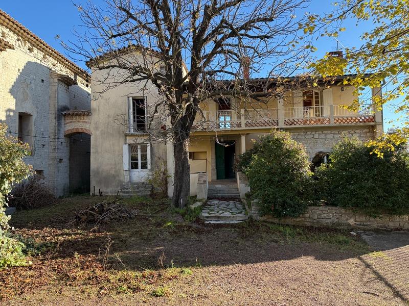 Maison - 250 m² - 10 pièces