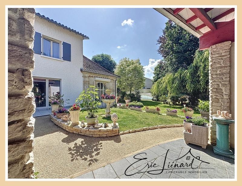 Maison - 182 m² - 7 pièces