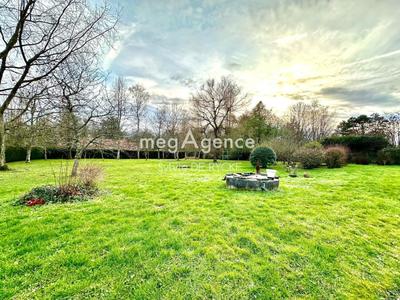 Corps de ferme - 270 m² - 8 pièces