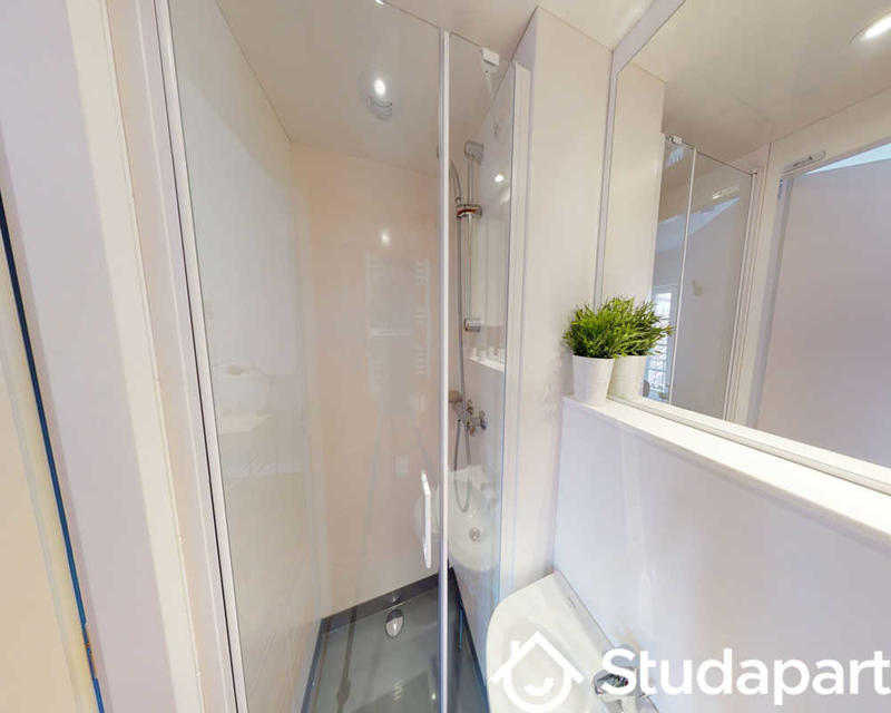 Chambre - 120 m² - 1 pièce