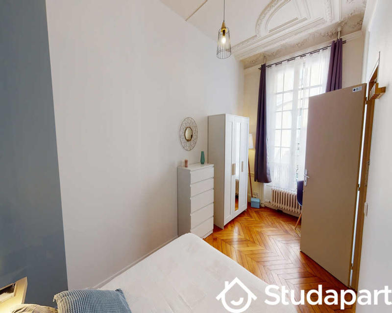 Chambre - 200 m² - 1 pièce