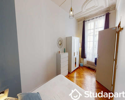 Chambre - 200 m² - 1 pièce