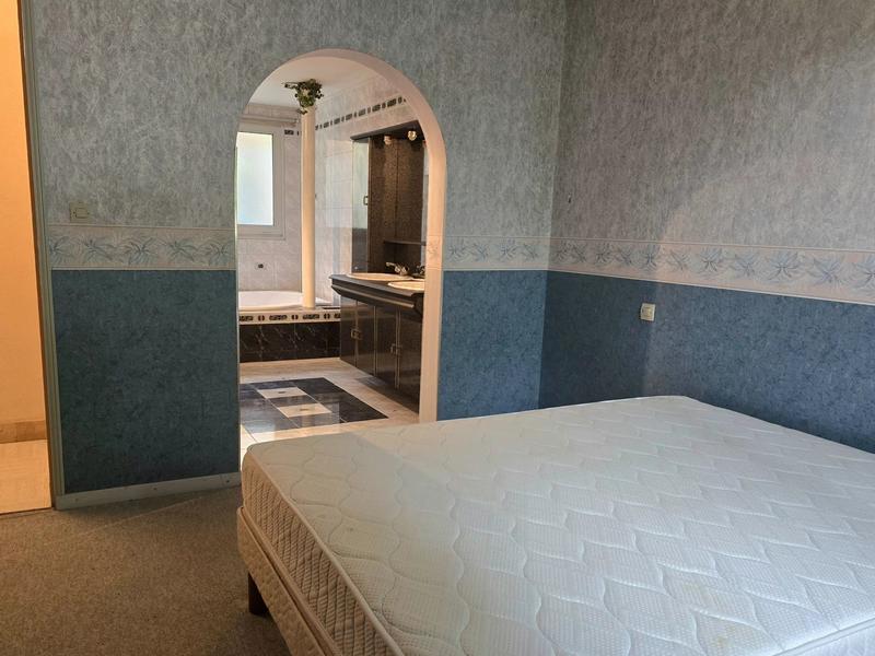 Maison - 282 m² - 11 pièces