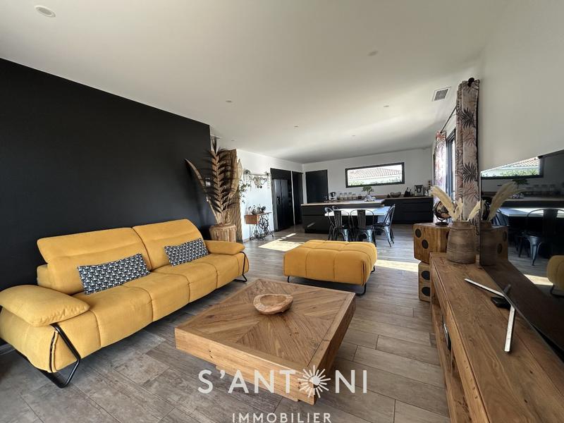 Maison - 97 m² - 4 pièces