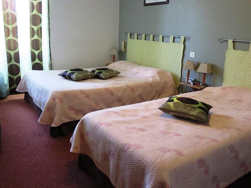 Maison - 420 m² - 18 pièces