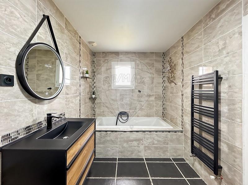 Maison - 110 m² - 4 pièces