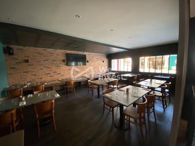 Local commercial - 276 m²