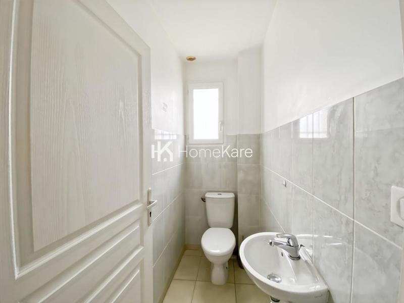 Maison - 1 200 m² - 4 pièces